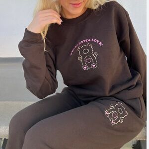 hoes for clothes whole lotta love brown bear embroidery sweat set